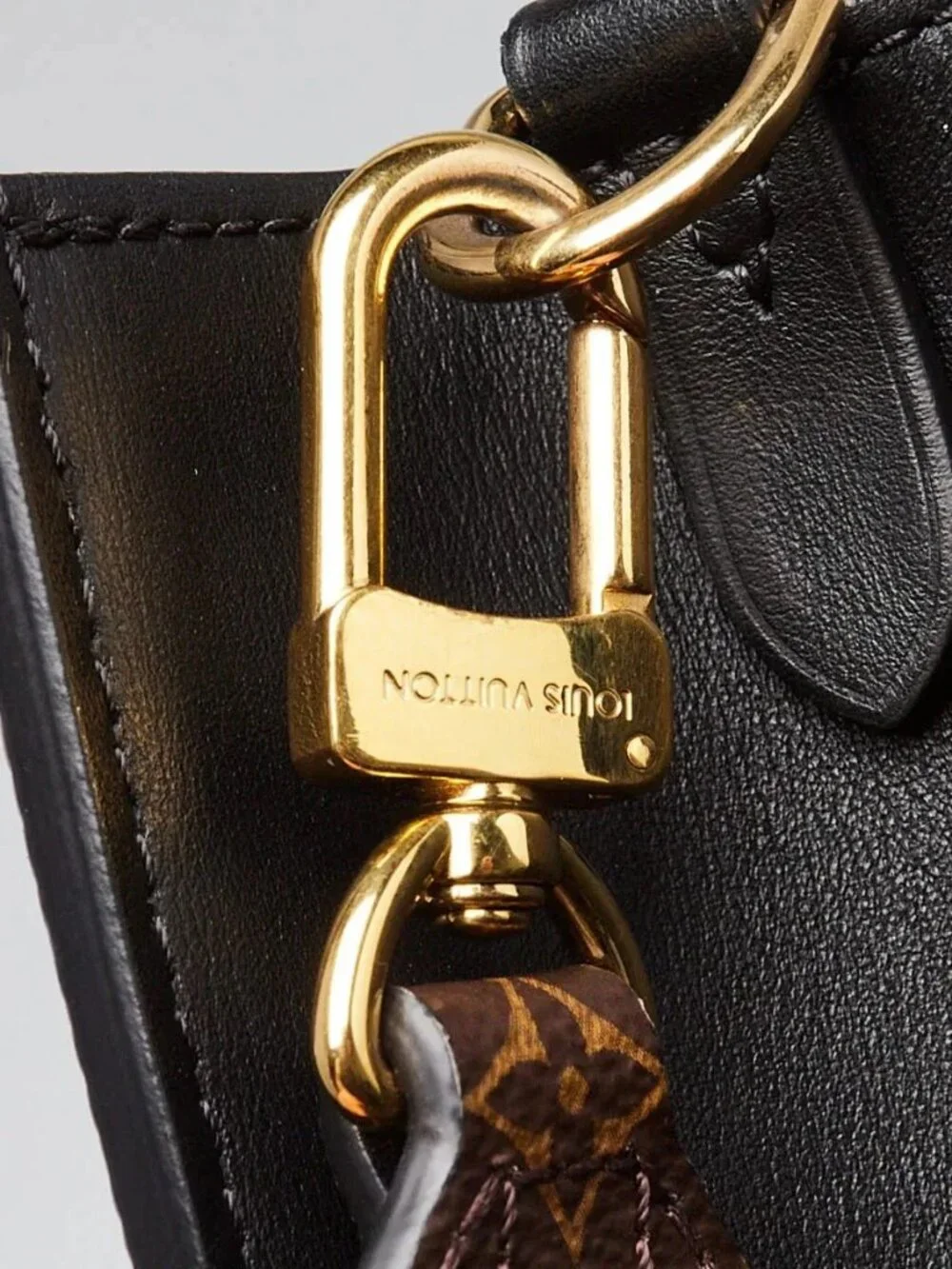 Louis Vuitton Black Epi Leather Sac Plat PM Bag